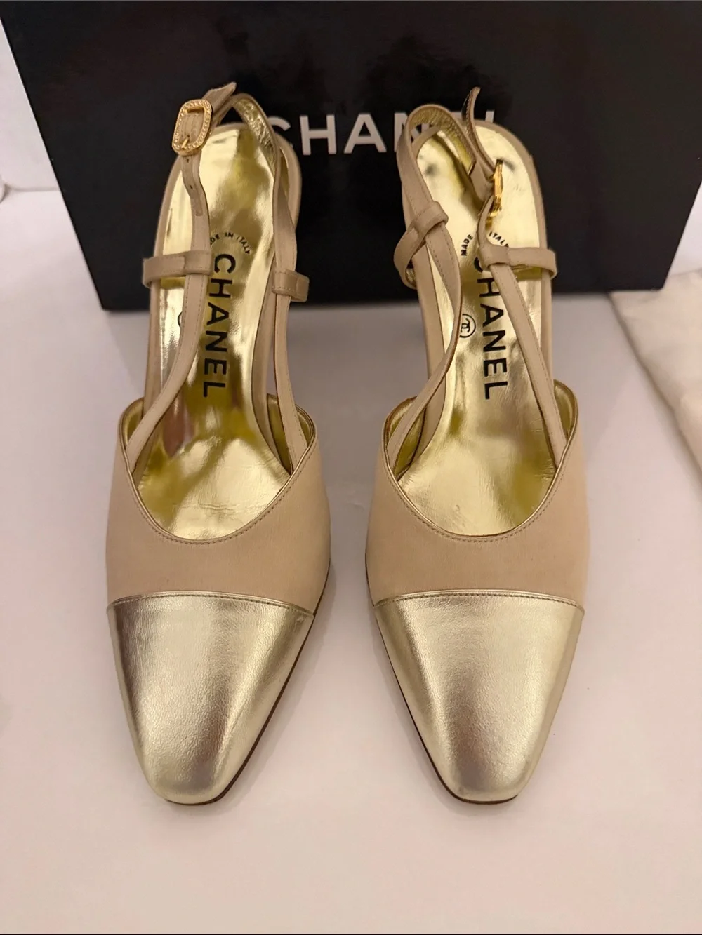 CHANEL satin Beige and Gold Pointed Slingback Heels size 38 Vintage excellent